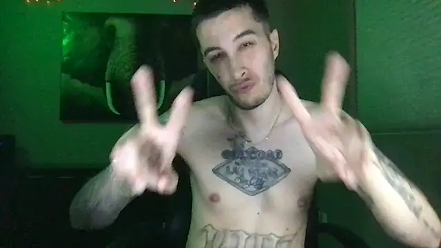 JuicyJoshy Show in webcam