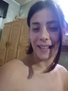 Онлайн чат XXX labellaylabestia9700