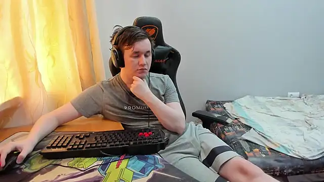 iliaskrislove élő XXX-chatje