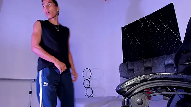 ThiagoSexy005 élő XXX-chatje