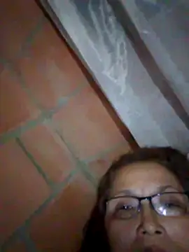 XXX chat uživo modela Cessi50