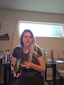 ScarletCallings_420 élő XXX-chatje
