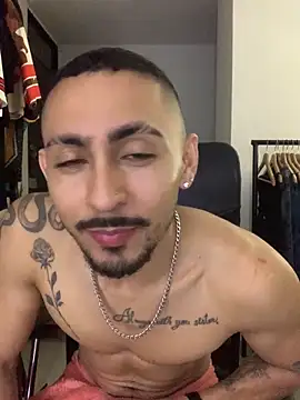 แชท XXX สดของ NicolasChest_xxx