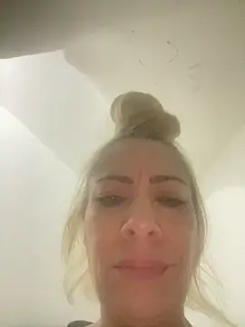 viktoria_davis_ élő XXX-chatje
