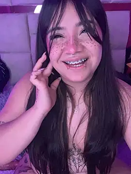 Amara_Kazumii élő XXX-chatje