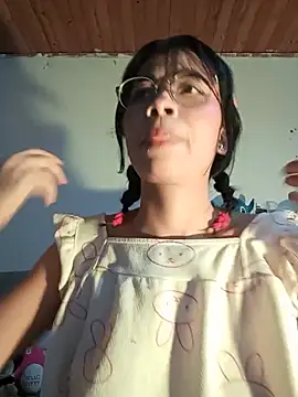 Živý XXX chat Dolli_virginpussy