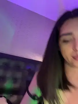 צ'אט XXX בשידור חי של MiahWindsor