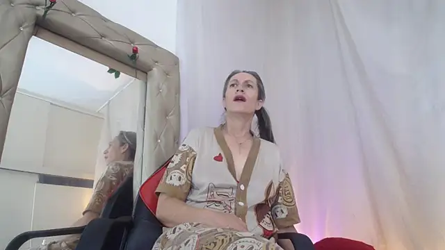 laurasofia45 现场XXX聊天