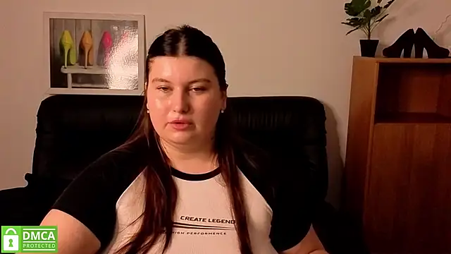 Katina_deeplou4 élő XXX-chatje