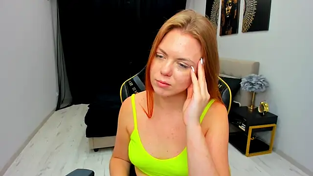 Strawberrye: απευθείας συνομιλία ΧΧΧ