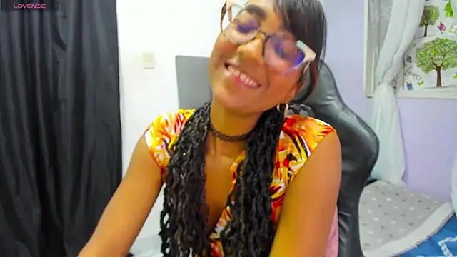 MurphyAngelina Adlı Modelin Canlı XXX Sohbeti