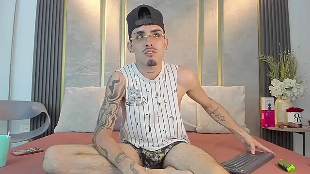 NikoStone_ Chat XXX in diretta