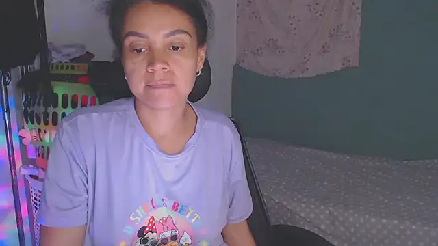shayna_cute Adlı Modelin Canlı XXX Sohbeti