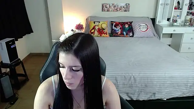 kittykat18x Adlı Modelin Canlı XXX Sohbeti