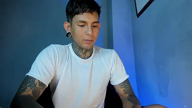 Travisttanner28 Show in webcam