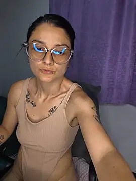 Coralinne__ XXX чат на живо
