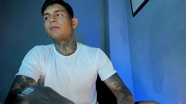 Travisttanner28 ওয়েবক্যাম শো