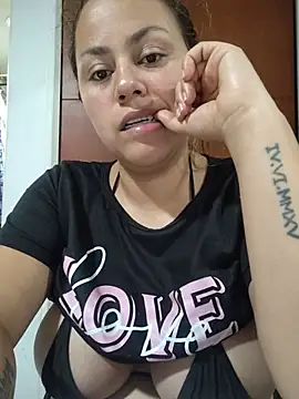 camila-titis Live XXX-chat