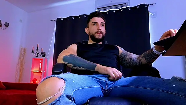 MightyAaron66 Live XXX Chat