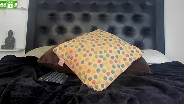 Chatroom XXX en direct de Alika_Shanty