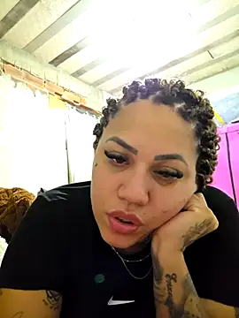 millacavalona09's Live XXX Chat