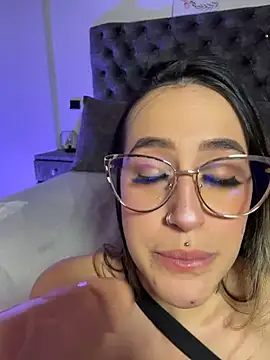 RenataVelasquez élő XXX-chatje
