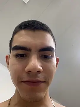 Sebastian_Vega Adlı Modelin Canlı XXX Sohbeti
