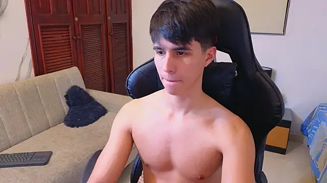 carl_dixon Adlı Modelin Canlı XXX Sohbeti