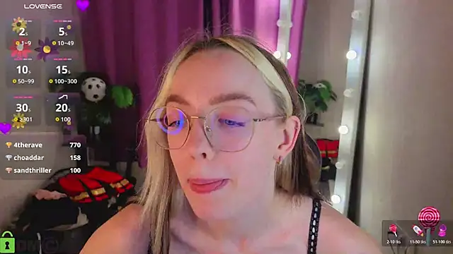 R0cket_bunny's Live XXX Chat