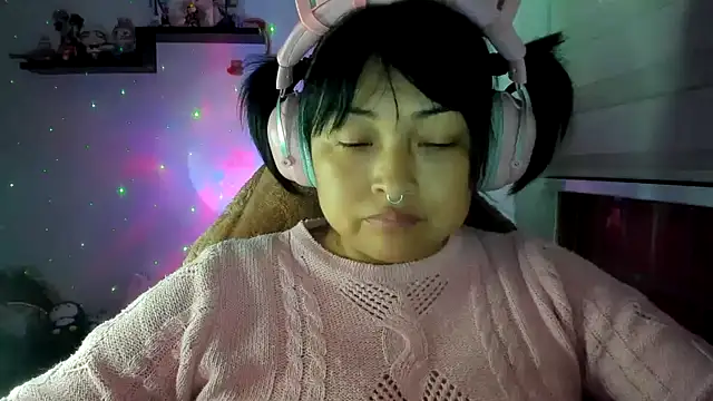 Chat XXX en directo de Shaddycute_