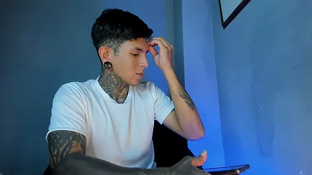 Travisttanner28 라이브 XXX 채팅