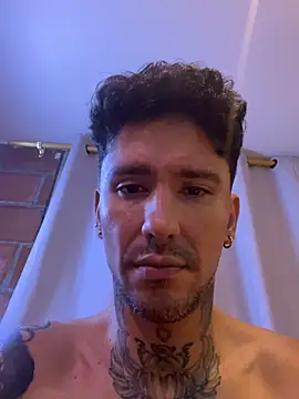 MR_EITHAN's Live XXX Chat