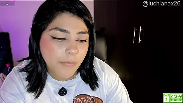 צ'אט XXX בשידור חי של lucy26_