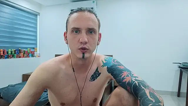 عرض كام Silent_Stitch