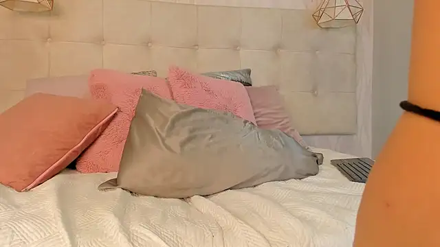 CHRISTY_BAKER: онлайн-секс-чат