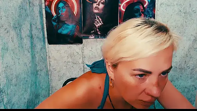 Chatroom XXX en direct de EmmaCat_
