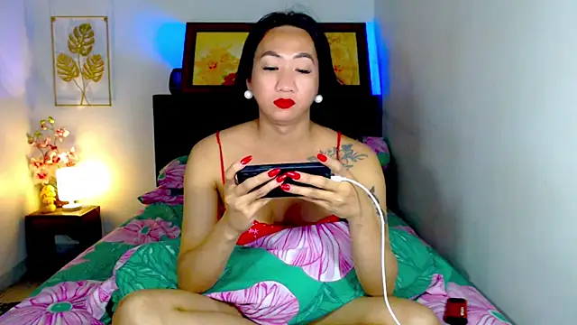 LovelyQueen69 élő XXX-chatje