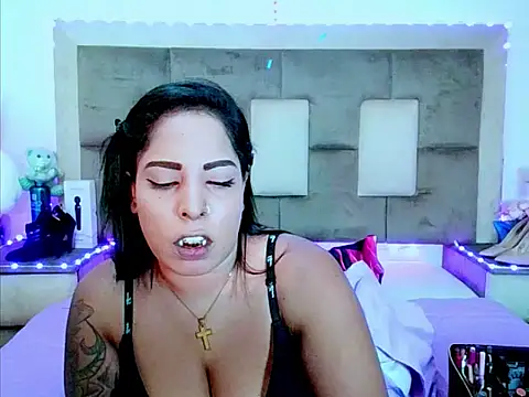indiantopaz694u's Live XXX Chat