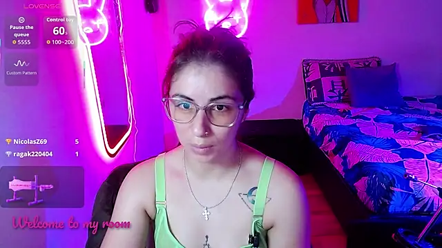 valentina_angel Adlı Modelin Canlı XXX Sohbeti