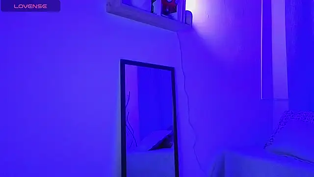ASHTON_HILS: απευθείας συνομιλία ΧΧΧ