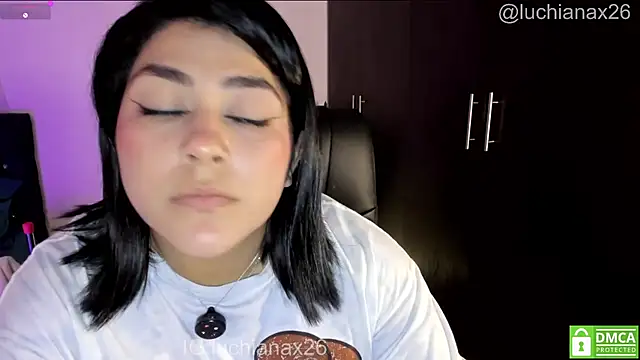 lucy26_ Chat XXX in diretta