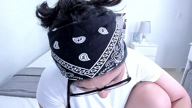 Camilaa_bueno XXX чат на живо