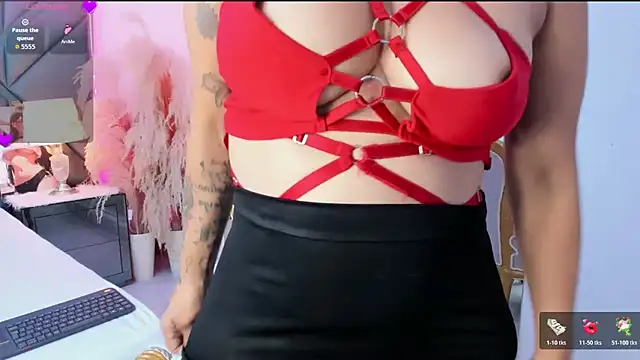 Chat +18 de Alisson_Milf ao vivo