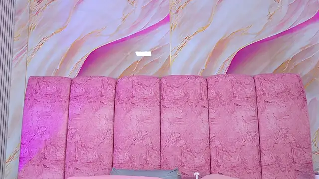 emmacurvy's Live XXX Chat