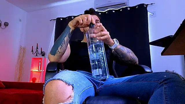 Онлайн чат XXX MightyAaron66