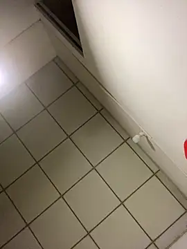 YEAG-QQ élő XXX-chatje