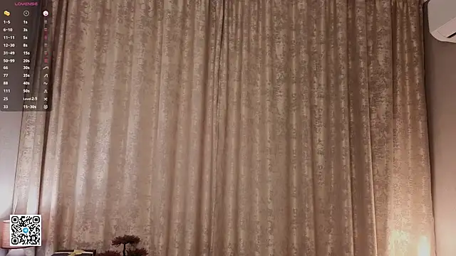 DonaDebore élő XXX-chatje