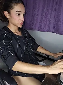 Twink_fem-boy Webcam Show