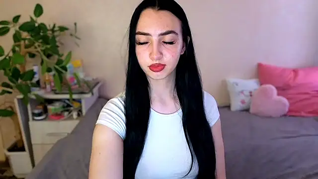 WildKittenX_ XXX чат на живо