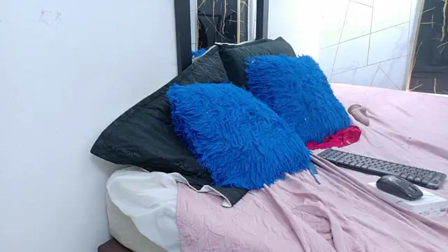 double_temptation19 Adlı Modelin Canlı XXX Sohbeti